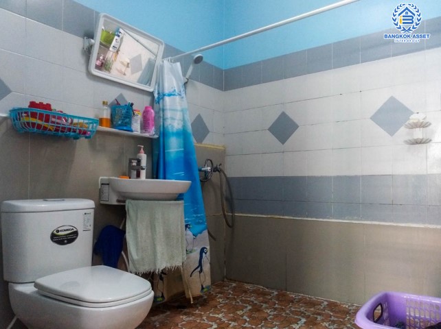 *****ทาวน์เฮ้าส์มือสองย่านนนทบุรี ม.วิโรจน์วิลล์ สะพานนนทบุรี-บางบัวทอง เนื้อที่ 21 ตร.ว. ฟังก์ชัน 3 ห้องนอน 2 ห้องน้ำ 1 ที่จอดรถ แถมฟรี! แทงก์น้ำ, ประตูรีโมท 100 ม. ถ.สะพานนนทบุรี-บางบัวทอง บนทำเลศักยภาพ เชื่อมต่อถ.กาญจนาภิเษก, ถ.ชัยพฤกษ์, ถ.นครอินทร์